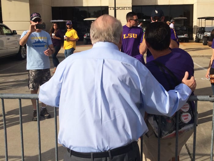 verne-lundquist-lsu-tigers-fans.jpg